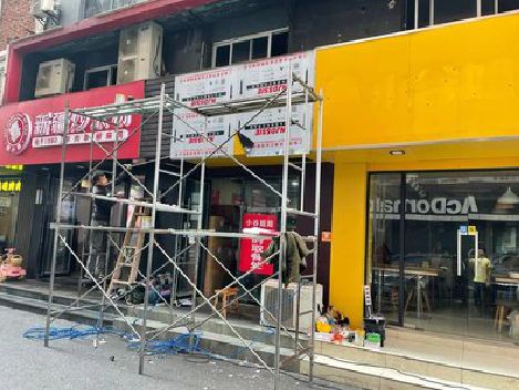 延津县制作广告招牌如何避免它发黄？